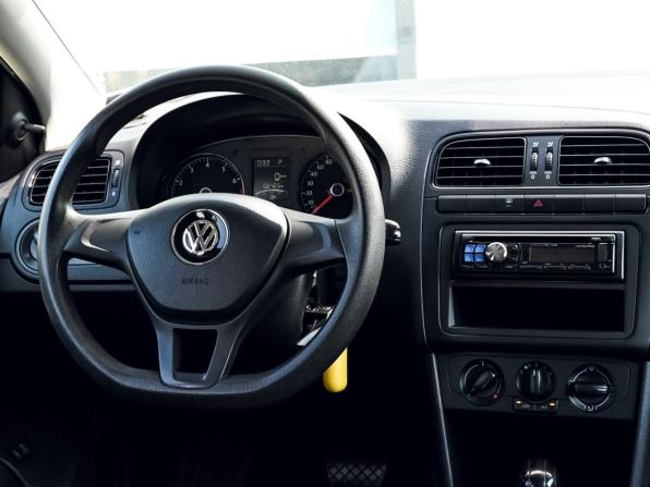 Volkswagen Polo V Рестайлинг с пробегом 2016 года, цена 1 159 000 рублей, 102500 км, седан, Автокод Объявления