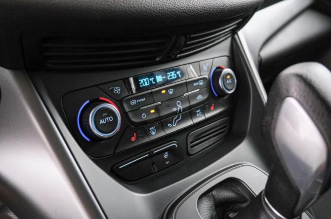 Ford Kuga II Рестайлинг с пробегом 2017 года, цена 1 649 000 рублей, 304694 км, внедорожник, Автокод Объявления