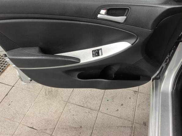 Hyundai Solaris I с пробегом 2014 года, цена 840 000 рублей, 146000 км, седан, Автокод Объявления