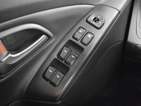 Hyundai ix35 I Рестайлинг с пробегом 2014 года, цена 999 900 рублей, 186485 км, внедорожник, Автокод Объявления