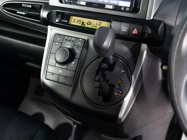 Toyota Wish II Рестайлинг с пробегом 2016 года, цена 1 370 500 рублей, 151459 км, минивэн, Автокод Объявления