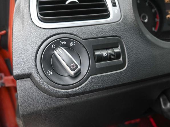 Volkswagen Polo V Рестайлинг с пробегом 2016 года, цена 1 229 900 рублей, 148000 км, седан, Автокод Объявления