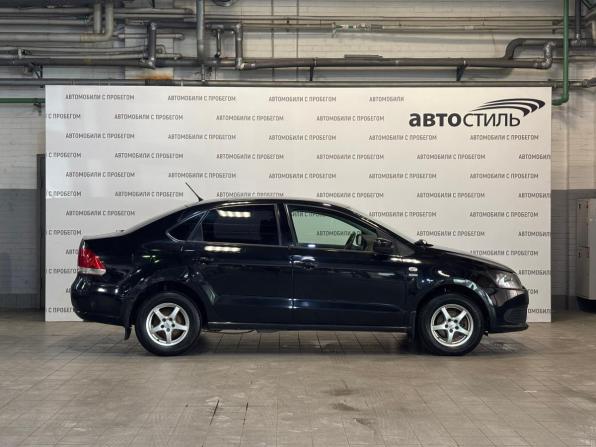 Volkswagen Polo V с пробегом 2013 года, цена 559 000 рублей, 212000 км, седан, Автокод Объявления