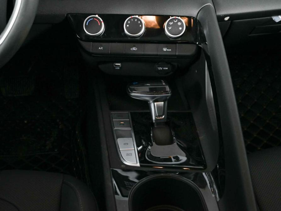 Hyundai Elantra VII (CN7) Рестайлинг Екатеринбург  - изображение 14