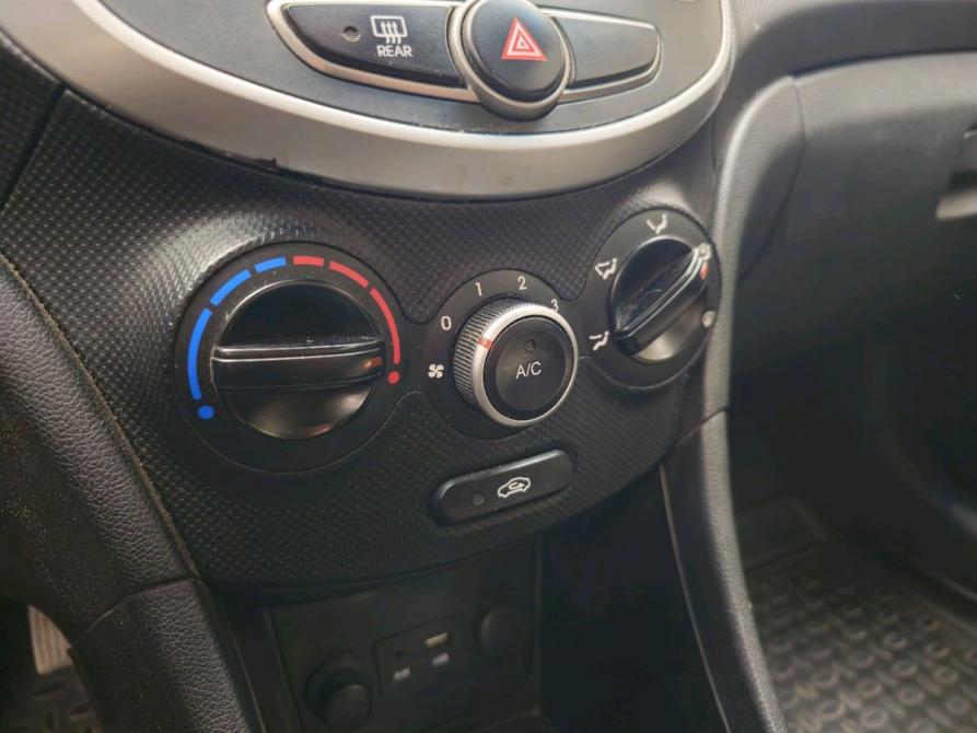 Hyundai Solaris I Рестайлинг Ростов-на-Дону  - изображение 7