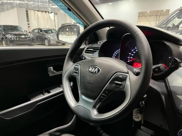 Kia Rio III Рестайлинг с пробегом 2017 года, цена 890 000 рублей, 147520 км, седан, Автокод Объявления