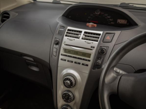 Toyota Vitz II (XP90) с пробегом 2006 года, цена 460 000 рублей, 196000 км, хэтчбек, Автокод Объявления