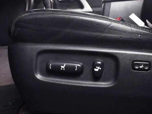 Toyota Land Cruiser 200 Series Рестайлинг 1 с пробегом 2012 года, цена 3 349 995 рублей, 347047 км, внедорожник, Автокод Объявления