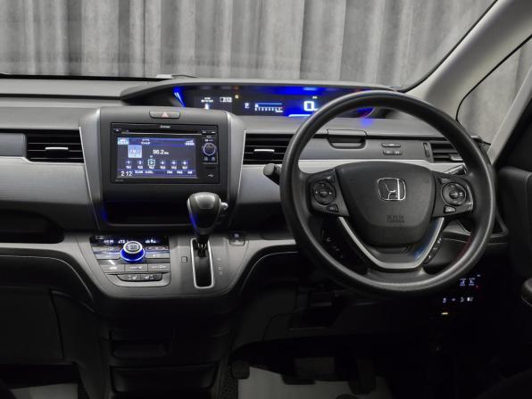 Honda Freed II с пробегом 2017 года, цена 1 550 000 рублей, 141300 км, компактвэн, Автокод Объявления