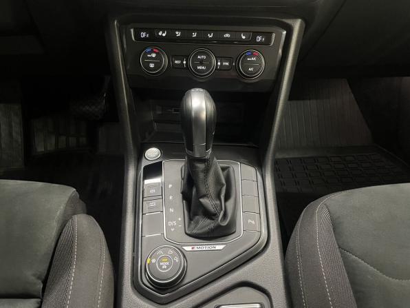 Volkswagen Tiguan II с пробегом 2018 года, цена 2 149 000 рублей, 221876 км, внедорожник, Автокод Объявления