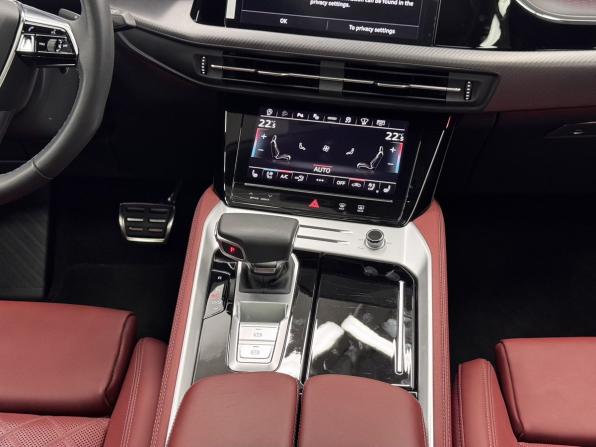 Audi Q6 с пробегом 2026 года, цена 8 060 000 рублей, 3943 км, внедорожник, Автокод Объявления