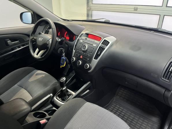 Kia Ceed I Рестайлинг с пробегом 2011 года, цена 819 000 рублей, 148813 км, универсал, Автокод Объявления