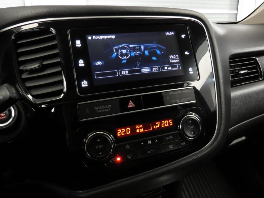 Mitsubishi Outlander III Рестайлинг 3 Санкт-Петербург  - изображение 13