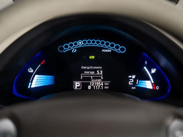 Nissan Leaf I (ZE0/AZE0) с пробегом 2011 года, цена 592 000 рублей, 121954 км, хэтчбек, Автокод Объявления