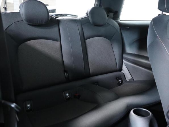 Mini Hatch III (F55/F56) Рестайлинг с пробегом 2019 года, цена 2 100 000 рублей, 50000 км, хэтчбек, Автокод Объявления