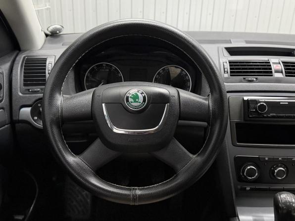 Skoda Octavia II (A5) Рестайлинг с пробегом 2010 года, цена 857 000 рублей, 157962 км, лифтбек, Автокод Объявления
