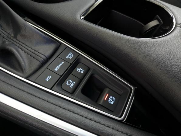 Toyota Avalon V с пробегом 2022 года, цена 3 335 000 рублей, 61953 км, седан, Автокод Объявления