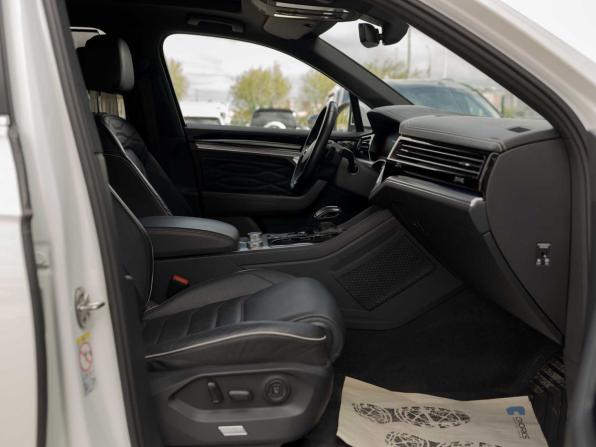 Volkswagen Touareg III с пробегом 2021 года, цена 5 330 000 рублей, 124168 км, внедорожник, Автокод Объявления