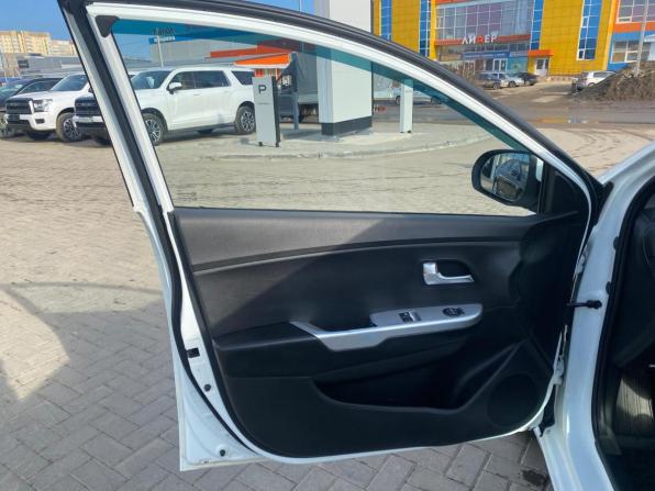 Kia Rio III с пробегом 2013 года, цена 900 000 рублей, 109472 км, хэтчбек, Автокод Объявления