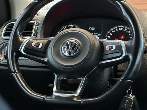 Volkswagen Polo V Рестайлинг с пробегом 2016 года, цена 1 299 900 рублей, 113331 км, седан, Автокод Объявления