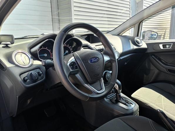 Ford Fiesta Mk6 Рестайлинг с пробегом 2015 года, цена 899 000 рублей, 60900 км, седан, Автокод Объявления
