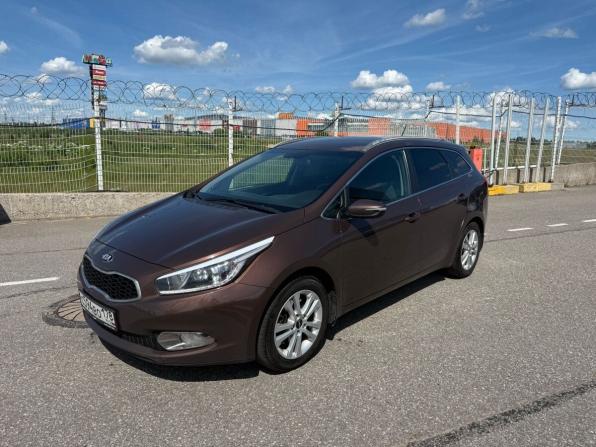 Kia Ceed II с пробегом 2014 года, цена 990 000 рублей, 250945 км, универсал, Автокод Объявления