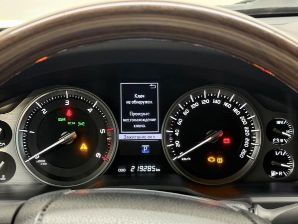 Toyota Land Cruiser 200 Series Рестайлинг 2 с пробегом 2018 года, цена 6 780 000 рублей, 219281 км, внедорожник, Автокод Объявления