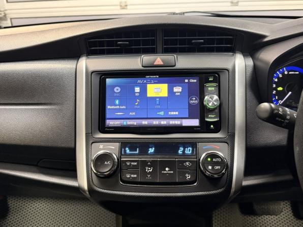 Toyota Corolla XI (E160 E170) Рестайлинг 2 с пробегом 2019 года, цена 1 495 000 рублей, 156441 км, универсал, Автокод Объявления