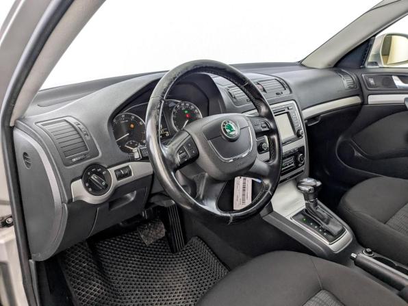 Skoda Octavia II (A5) Рестайлинг с пробегом 2012 года, цена 1 000 000 рублей, 125854 км, универсал, Автокод Объявления