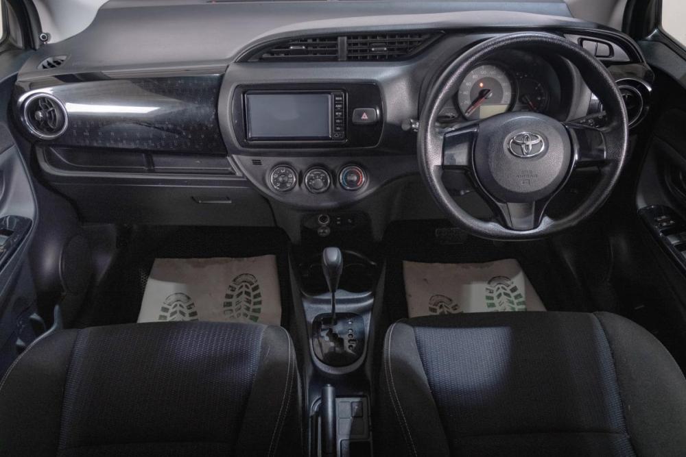 Toyota Vitz III (XP130) Рестайлинг 2 Томск  - изображение 7