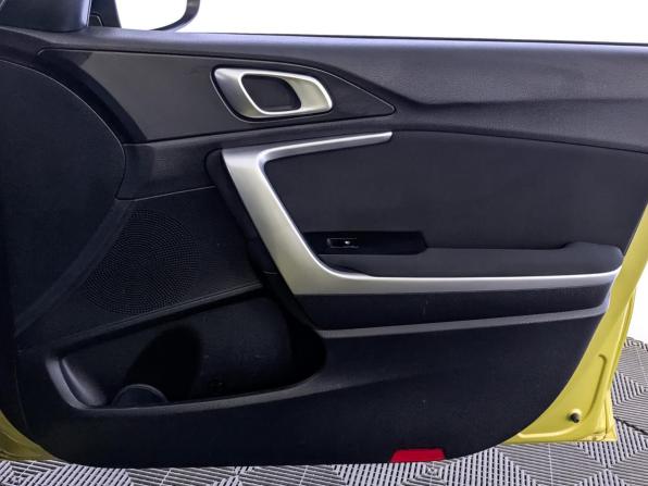Kia Ceed III Рестайлинг с пробегом 2021 года, цена 1 850 000 рублей, 114118 км, универсал, Автокод Объявления