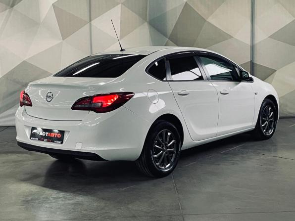Opel Astra J Рестайлинг с пробегом 2014 года, цена 750 000 рублей, 181932 км, седан, Автокод Объявления
