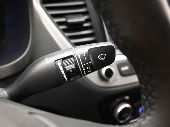 Hyundai Solaris II с пробегом 2018 года, цена 1 369 900 рублей, 142516 км, седан, Автокод Объявления
