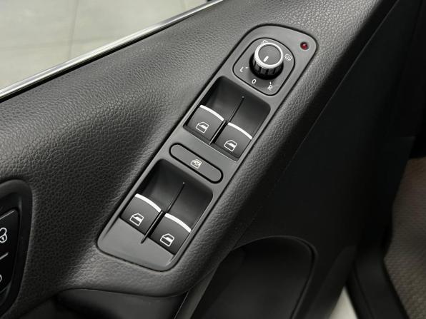 Volkswagen Tiguan I Рестайлинг с пробегом 2013 года, цена 1 400 000 рублей, 214000 км, внедорожник, Автокод Объявления