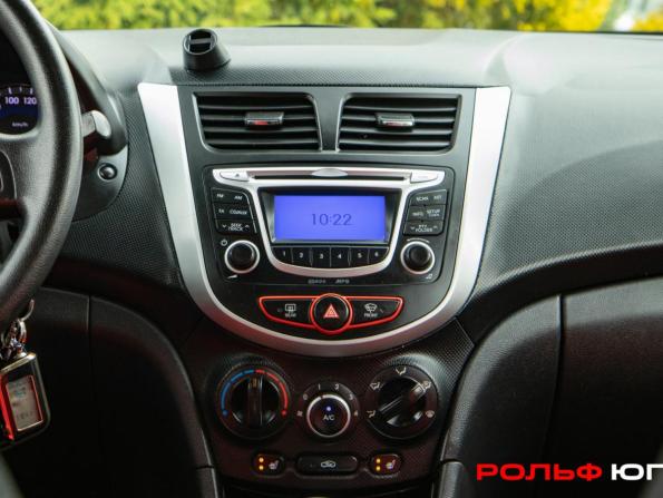 Hyundai Solaris I с пробегом 2013 года, цена 512 000 рублей, 268896 км, хэтчбек, Автокод Объявления
