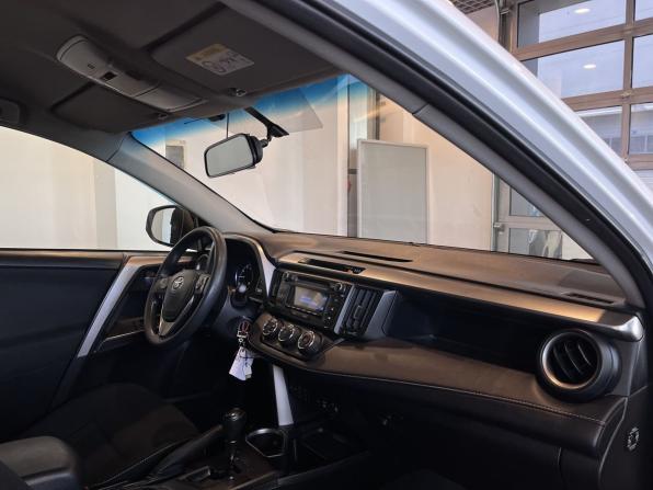 Toyota RAV4 IV (XA40) Рестайлинг с пробегом 2016 года, цена 1 899 000 рублей, 380274 км, внедорожник, Автокод Объявления