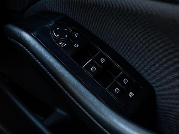 Mazda 3 IV (BP) с пробегом 2019 года, цена 1 770 000 рублей, 65897 км, хэтчбек, Автокод Объявления
