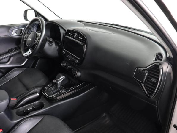 Kia Soul III с пробегом 2022 года, цена 2 499 000 рублей, 47982 км, хэтчбек, Автокод Объявления