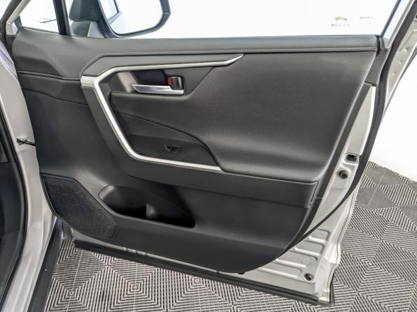 Toyota RAV4 V (XA50) с пробегом 2021 года, цена 3 350 000 рублей, 93485 км, внедорожник, Автокод Объявления
