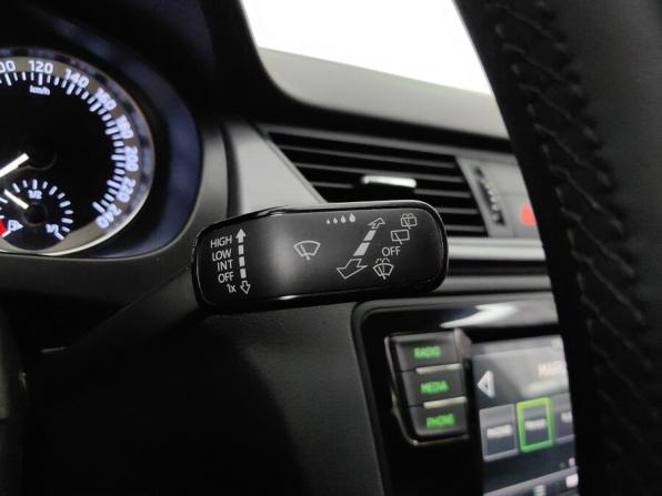 Skoda Rapid I Рестайлинг с пробегом 2019 года, цена 825 000 рублей, 236293 км, лифтбек, Автокод Объявления