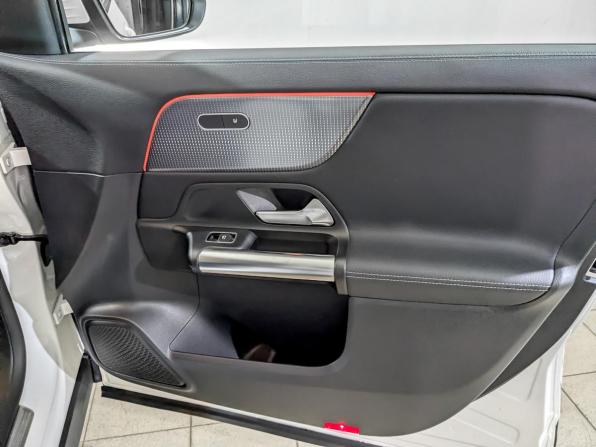 Mercedes-Benz GLA II (H247) с пробегом 2021 года, цена 3 350 000 рублей, 64908 км, внедорожник, Автокод Объявления