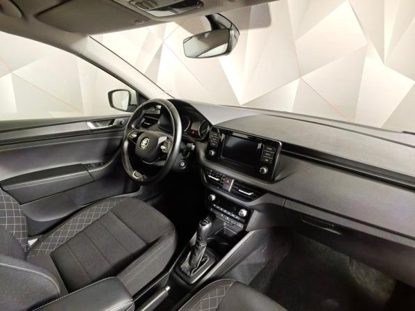 Skoda Rapid II с пробегом 2021 года, цена 1 699 000 рублей, 83244 км, лифтбек, Автокод Объявления