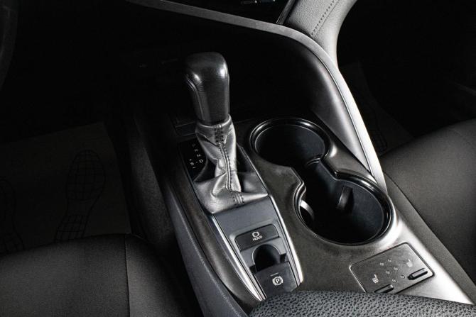 Toyota Camry VIII (XV70) Рестайлинг с пробегом 2021 года, цена 2 899 000 рублей, 51300 км, седан, Автокод Объявления