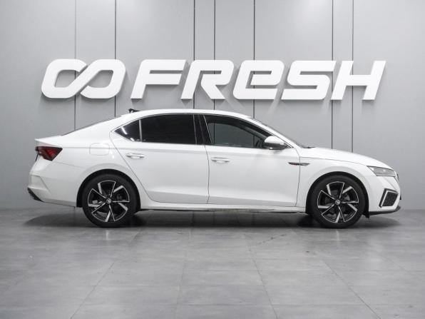 Skoda Octavia IV (A8) с пробегом 2023 года, цена 2 299 000 рублей, 130457 км, лифтбек, Автокод Объявления