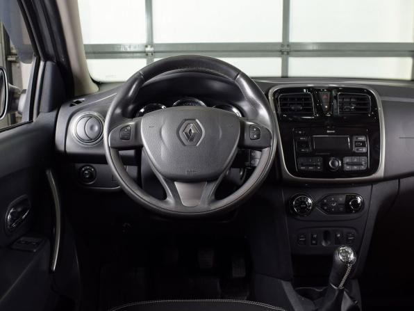 Renault Sandero II с пробегом 2017 года, цена 799 995 рублей, 118198 км, хэтчбек, Автокод Объявления