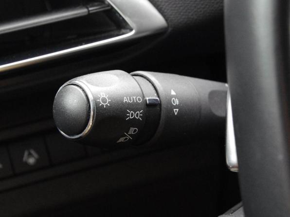 Peugeot 3008 II Рестайлинг с пробегом 2021 года, цена 1 980 000 рублей, 89500 км, внедорожник, Автокод Объявления