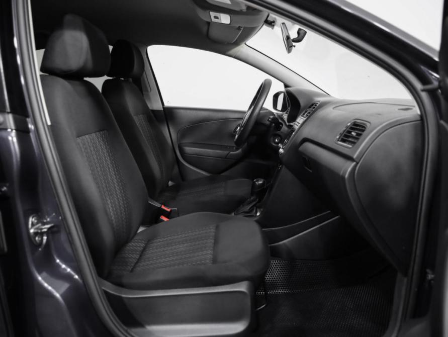 Volkswagen Polo V Рестайлинг Санкт-Петербург  - изображение 19