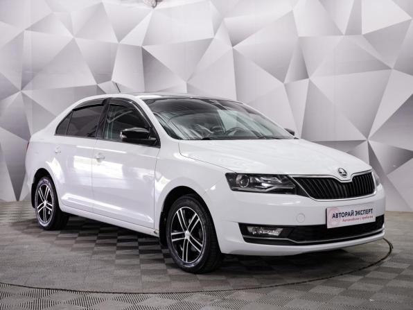 Skoda Rapid I Рестайлинг с пробегом 2018 года, цена 1 011 000 рублей, 222000 км, лифтбек, Автокод Объявления