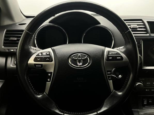 Toyota Highlander II (XU40) Рестайлинг с пробегом 2012 года, цена 2 099 000 рублей, 154469 км, внедорожник, Автокод Объявления