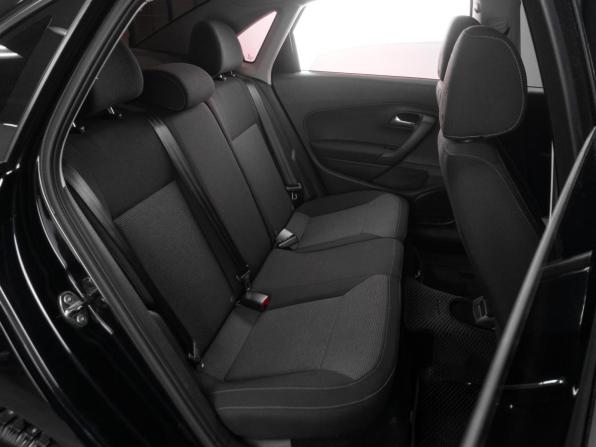 Volkswagen Polo V Рестайлинг с пробегом 2017 года, цена 1 279 000 рублей, 122283 км, седан, Автокод Объявления